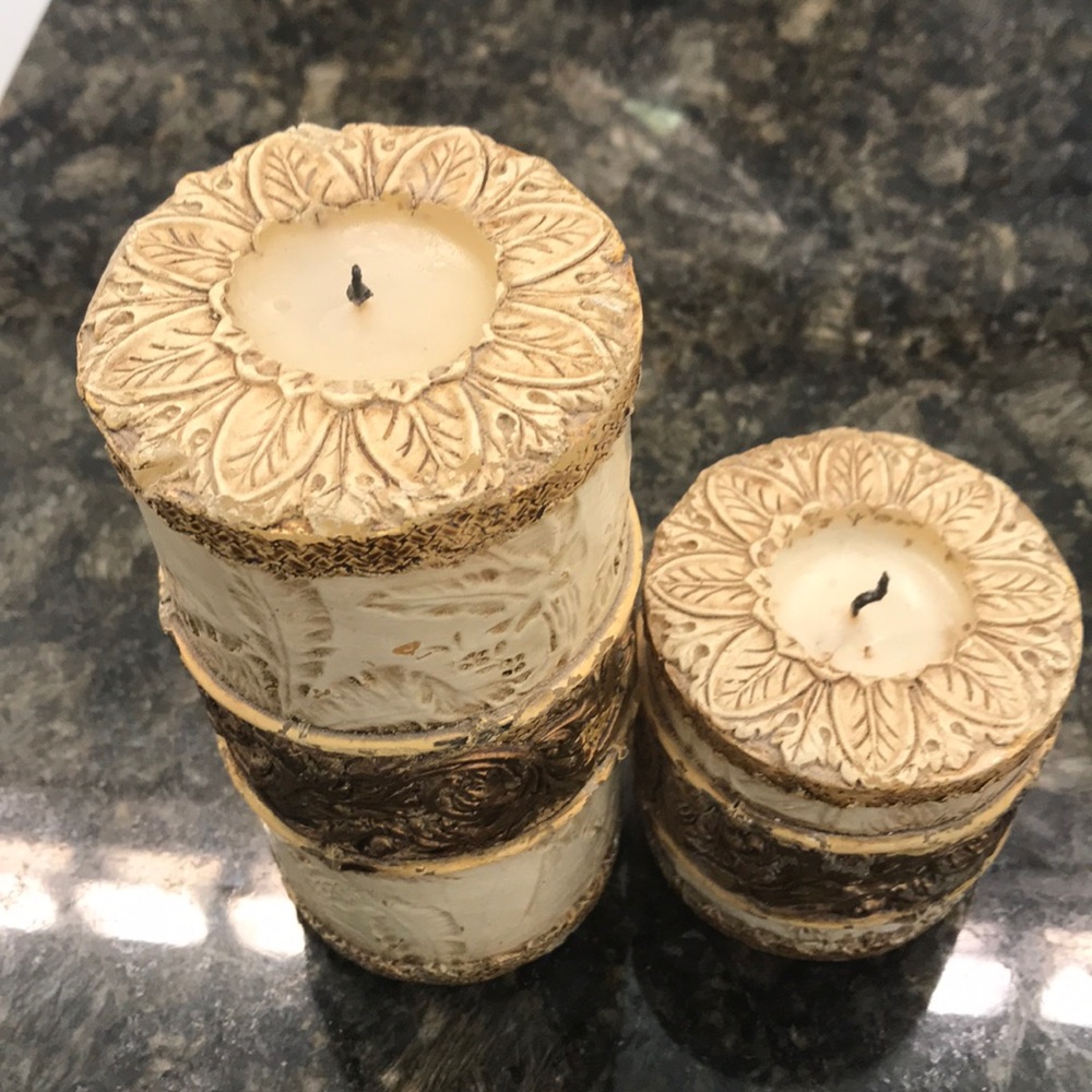 Set of decorative candles gold